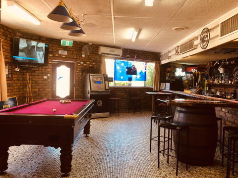 Northampton Motor Hotel - Travel Agents 6