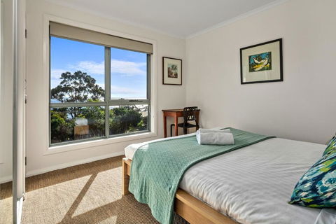 GRANITE BEACH HOUSE At Bay Of Fires - Travel Search 3