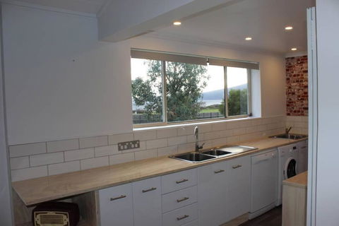 Boomers Retreat Alonnah Bruny Island - Travel Search 1