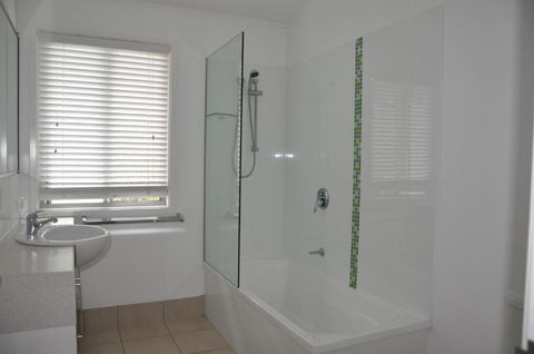 24 Esprit Drive Beach Home With Open Plan Living & Walking Distance To Beach - Travel Search 6