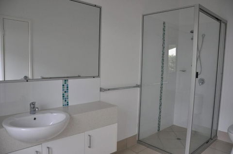 24 Esprit Drive Beach Home With Open Plan Living & Walking Distance To Beach - Travel Search 2