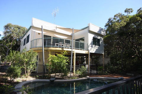 20 Orania Court Spacious Home With Swimming Pool - Travel Search 3