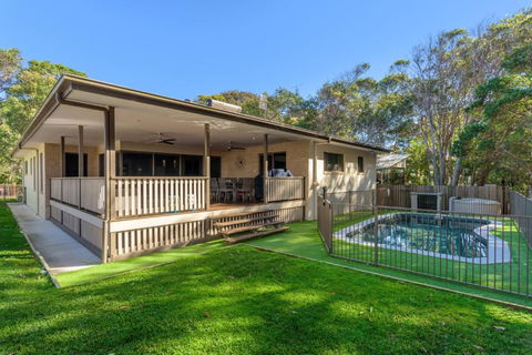 7 Ibis Court Spacious Family Home With Large Outdoor Area Swimming Pool & Ample Parking - Travel Search 5