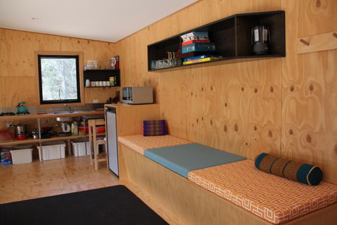 BAY Of FIRES ECO HUT Off Grid Experience At Binalong Bay - Travel Search 6