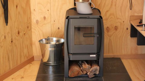 BAY Of FIRES ECO HUT Off Grid Experience At Binalong Bay - Travel Search 5