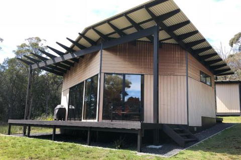 BAY Of FIRES ECO HUT Off Grid Experience At Binalong Bay - Travel Search 2