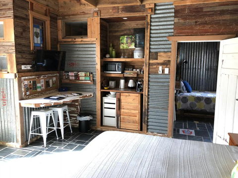 Bed In A Shed Vineyard Stay - Tourism Guide 4