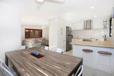 FABULOUS HOLIDAY HIDEAWAY COOLUM BEACH - Travel Search 6