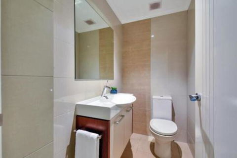 Oceana Darwin Central Oceanfront 3 Bedroom 2 Lounge Room Pool Gym Tennis Court Sleeps 9 - Tourism Guide 5
