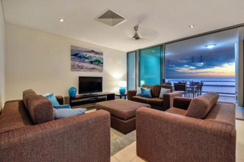 Oceana Darwin Central Oceanfront 3 Bedroom 2 Lounge Room Pool Gym Tennis Court Sleeps 9 - Tourism Guide 2