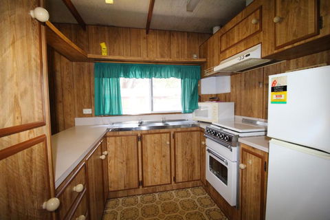 Lazy Days Caravan Park - Tourism Guide 1