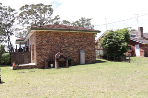 Beachside Husky Waterfront - Tourism Guide 5