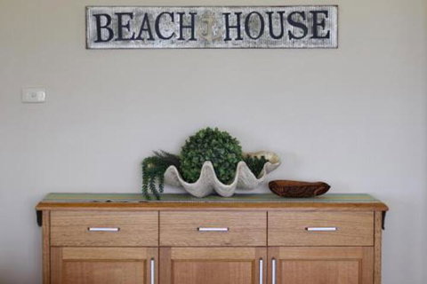 Beachside Husky Waterfront - Tourism Guide 4