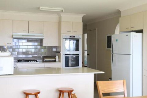 Beachside Husky Waterfront - Tourism Guide 2