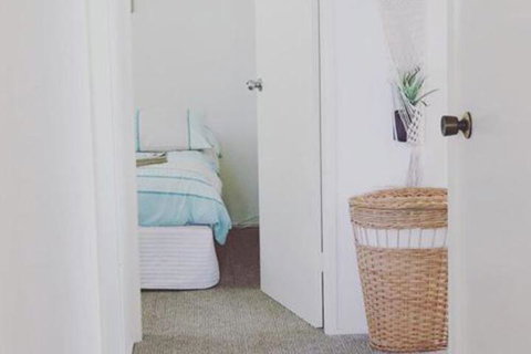 Beachside Husky Waterfront - Tourism Guide 6