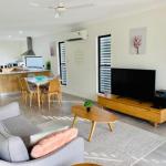 WHITSUNDAY Brand New Townhouse Close To Boardwalk - Tourism Guide 1