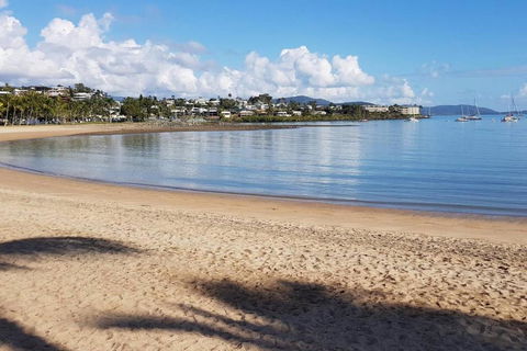 AIRLIE BEACH Delight. Hop Skip Jump To Everything - Cruises Travel 3
