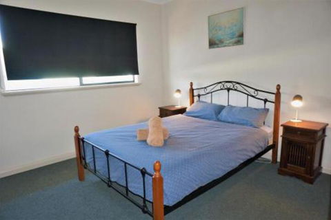 Ningaloo Breeze Villa 7 3 Bedroom Fully Self Contained Holiday Accommodation - Travel Agents 2