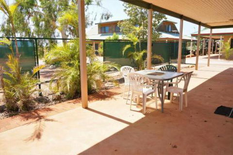 Ningaloo Breeze Villa 7 3 Bedroom Fully Self Contained Holiday Accommodation - Travel Agents 6