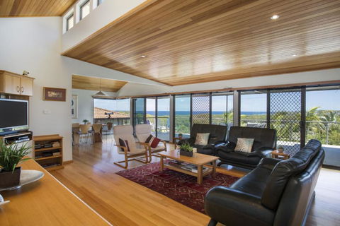 Elevated Views At Burrill Lake 17 Canberra Cres - Tourism Guide 6