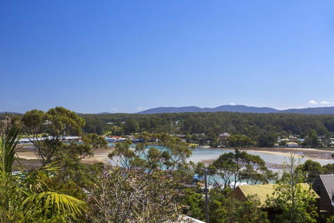 Elevated Views At Burrill Lake 17 Canberra Cres - Tourism Guide 5