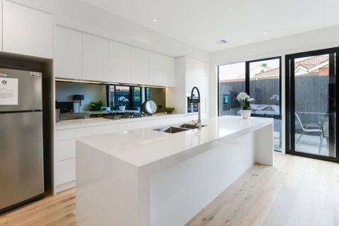 BOUTIQUE STAYS Murrumbeena Place 2 - Travel Search 3