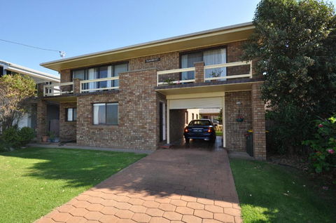 Flat 1 / 15 Dalmeny Drive - Cruises Travel 3