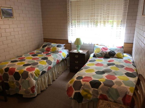 Flat 1 / 15 Dalmeny Drive - Cruises Travel 2