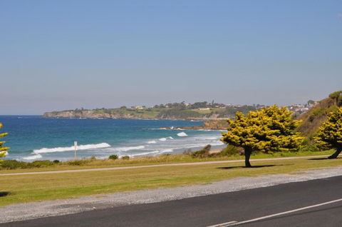 Flat 1 / 15 Dalmeny Drive - Cruises Travel 6
