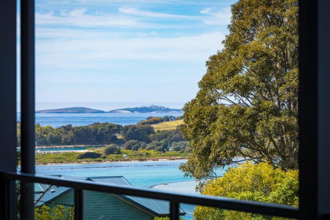 Hillcrest Views Of Wagonga - Tourism Guide 1