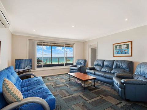 81 Dalmeny Drive Beach House - Tourism Guide 4