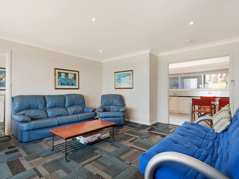 81 Dalmeny Drive Beach House - Tourism Guide 3