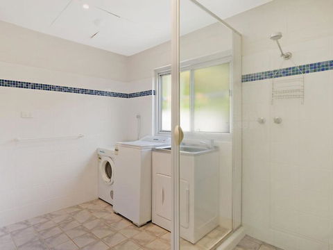 81 Dalmeny Drive Beach House - Tourism Guide 5
