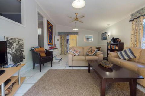 Lovely Torquay Cottage - Travel Search 5