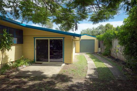 Lovely Torquay Cottage - Travel Search 4