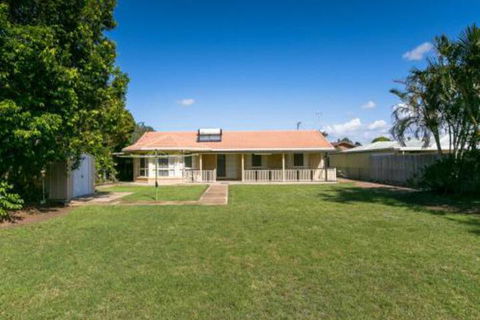 Cozy Family Holiday House - Travel Agents 2