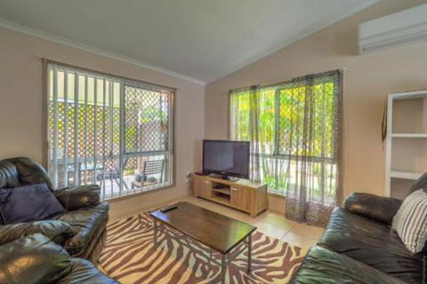 Affordable Holiday Home - Travel Search 0