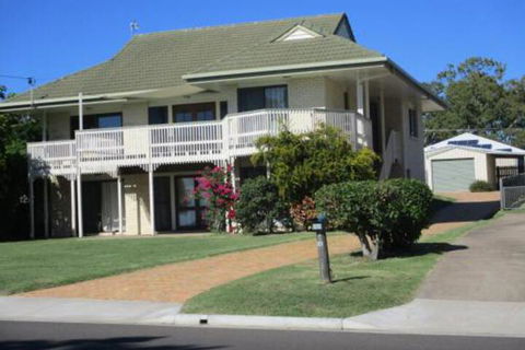 The Sun & The Sea In Hervey Bay - Travel Search 0