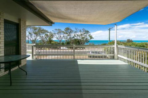 The Sun & The Sea In Hervey Bay - Travel Search 5