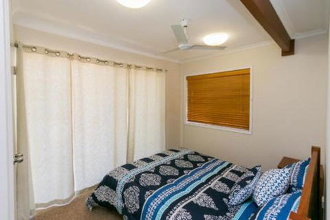 The Sun & The Sea In Hervey Bay - Travel Search 3