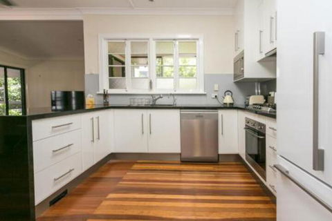Charming Home By The Sea - Travel Search 2