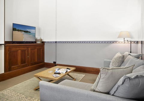 Seal Rocks Lighthouse Cottages - Tourism Guide 4