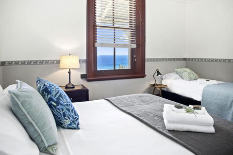Seal Rocks Lighthouse Cottages - Tourism Guide 3