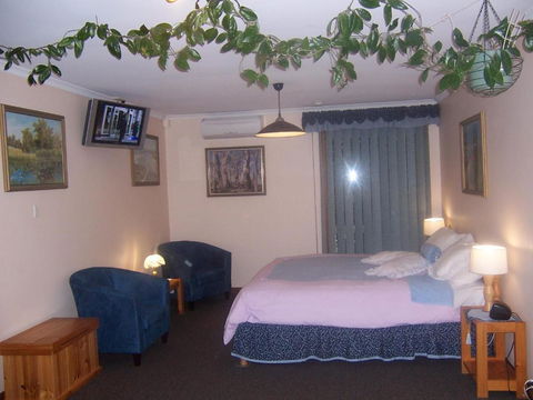 Adelaide Hills B & B Accommodation - Travel Agents 5