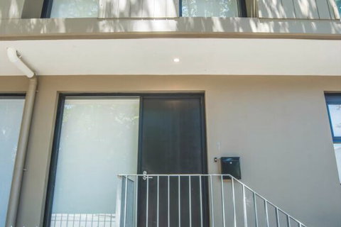 Townhouse Near The City Perfect Family Retreat - Travel Agents 3