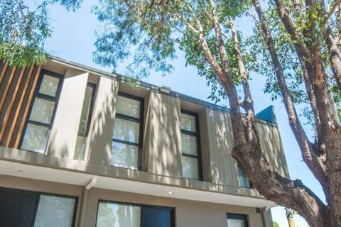 Townhouse Near The City Perfect Family Retreat - Travel Agents 1