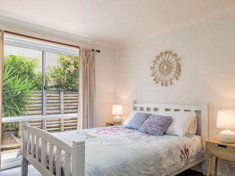 Lovely Modern Villa Amidst Peaceful Surroundings - Travel Search 3