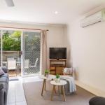 Lovely Modern Villa Amidst Peaceful Surroundings - Travel Search 0