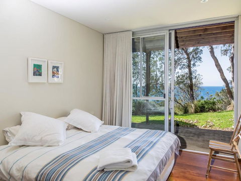 ARGYLL MOLLYMOOK Absolute Waterfront - Travel Search 1
