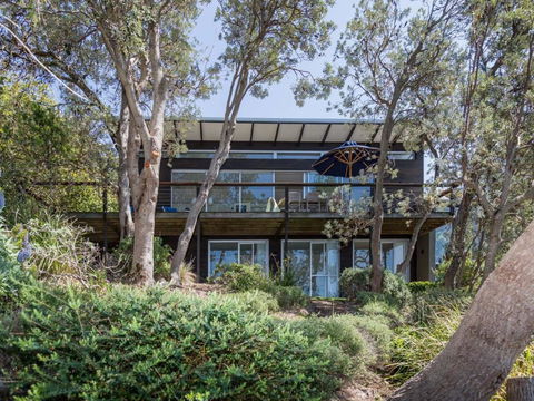 ARGYLL MOLLYMOOK Absolute Waterfront - Travel Search 2